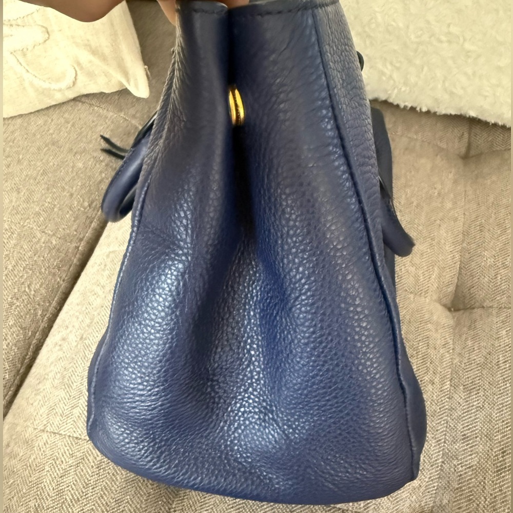 Authentic Prada Vitello Daino Blue Pebbled Leather Shoulder Bag - Picture 3 of 5